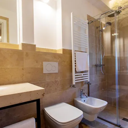 Piazza San Giovanni - Essenze Della Murgia Frühstückspension Altamura