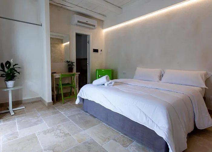 Piazza San Giovanni - Essenze Della Murgia Bed & Breakfast